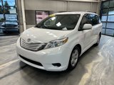 Used 2015 Toyota Sienna LE image 4