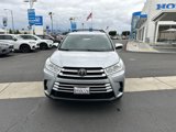 Used 2017 Toyota Highlander LE image 2