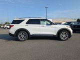 Used 2023 Ford Explorer Limited image 3