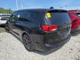 Used 2020 Chrysler Pacifica Touring w/ S Appearance Package image 2