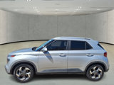 Used 2022 Hyundai Venue SEL image 2