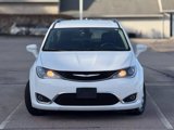 Used 2018 Chrysler Pacifica Touring-L image 3