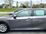 Used 2018 Toyota Camry LE image 3