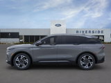 New 2025 Lincoln Nautilus Premier image 3
