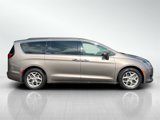 Used 2018 Chrysler Pacifica Touring Plus w/ Tire & Wheel Group image 4
