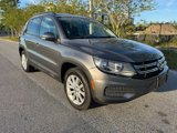 Used 2015 Volkswagen Tiguan SE image 2