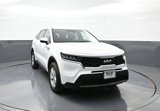 Certified 2022 Kia Sorento LX image 3