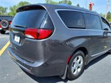 Used 2017 Chrysler Pacifica Touring-L Plus image 5