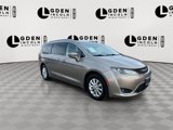 Used 2018 Chrysler Pacifica Touring-L image 2