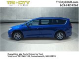 Used 2021 Chrysler Pacifica Touring image 2