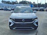 Used 2022 Volkswagen Taos SE image 2