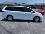 Used 2017 Toyota Sienna XLE image 2