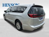 Used 2024 Chrysler Pacifica Touring-L image 5