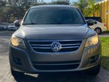 Used 2010 Volkswagen Tiguan SEL image 3