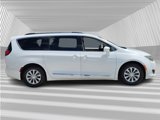 Used 2017 Chrysler Pacifica Touring-L image 2