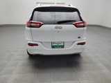 Used 2017 Jeep Cherokee Overland image 6