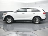 Used 2017 Kia Sorento LX image 5