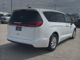Used 2023 Chrysler Pacifica Touring-L image 5