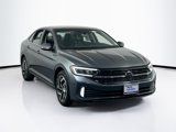 Used 2022 Volkswagen Jetta SEL image 3