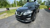 Used 2017 Nissan Rogue SL image 2