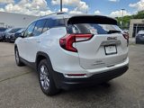 Used 2022 GMC Terrain SLT w/ Infotainment Package II image 4