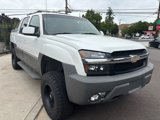 Used 2002 Chevrolet Avalanche 4x4 w/ North Face Edition image 2
