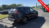 Used 2017 Nissan Rogue SL image 3