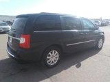 Used 2016 Chrysler Town & Country Touring image 5