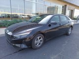 Used 2023 Hyundai Elantra SE image 3