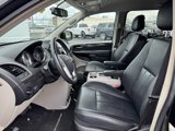 Used 2016 Chrysler Town & Country Touring image 4