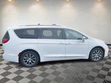 Used 2022 Chrysler Pacifica Pinnacle image 2
