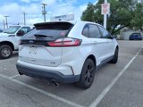 Used 2020 Ford Edge SE image 3