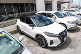 Used 2023 Nissan Kicks SR image 2