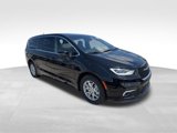 New 2025 Chrysler Pacifica Select image 3
