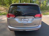 Used 2017 Chrysler Pacifica Platinum image 4