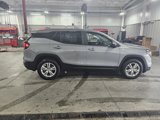 Used 2024 GMC Terrain SLE image 3