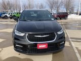 New 2025 Chrysler Pacifica Select image 2