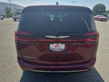 Used 2023 Chrysler Pacifica Touring-L image 6