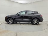 Certified 2025 Porsche Macan image 2