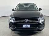 Used 2018 Volkswagen Tiguan SE w/ Panoramic Sunroof Package image 2