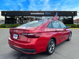 Used 2023 Volkswagen Jetta SE image 4