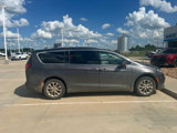 Used 2021 Chrysler Pacifica Touring-L image 5