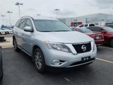 Used 2014 Nissan Pathfinder SV image 2