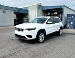 Used 2021 Jeep Cherokee Latitude w/ Mopar Interior Package image 3
