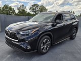 Used 2022 Toyota Highlander XLE image 2