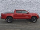 Used 2019 Toyota Tacoma TRD Sport image 2