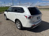 Used 2015 Mitsubishi Outlander SE image 4