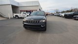 Used 2018 Jeep Grand Cherokee Laredo image 3