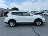 Used 2017 Nissan Rogue SV image 4