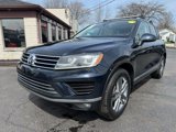 Used 2016 Volkswagen Touareg Sport image 2